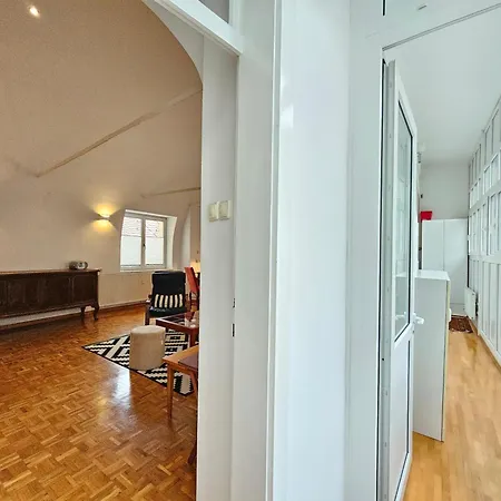 Charming Apartment Laura Tour As Ljubljana By Town Hall Exterior photo