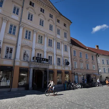 Charming Apartment Laura Tour As Ljubljana By Town Hall Exterior photo